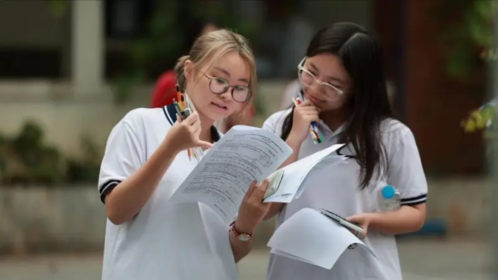 Có nên bỏ xét tuyển bằng học bạ?